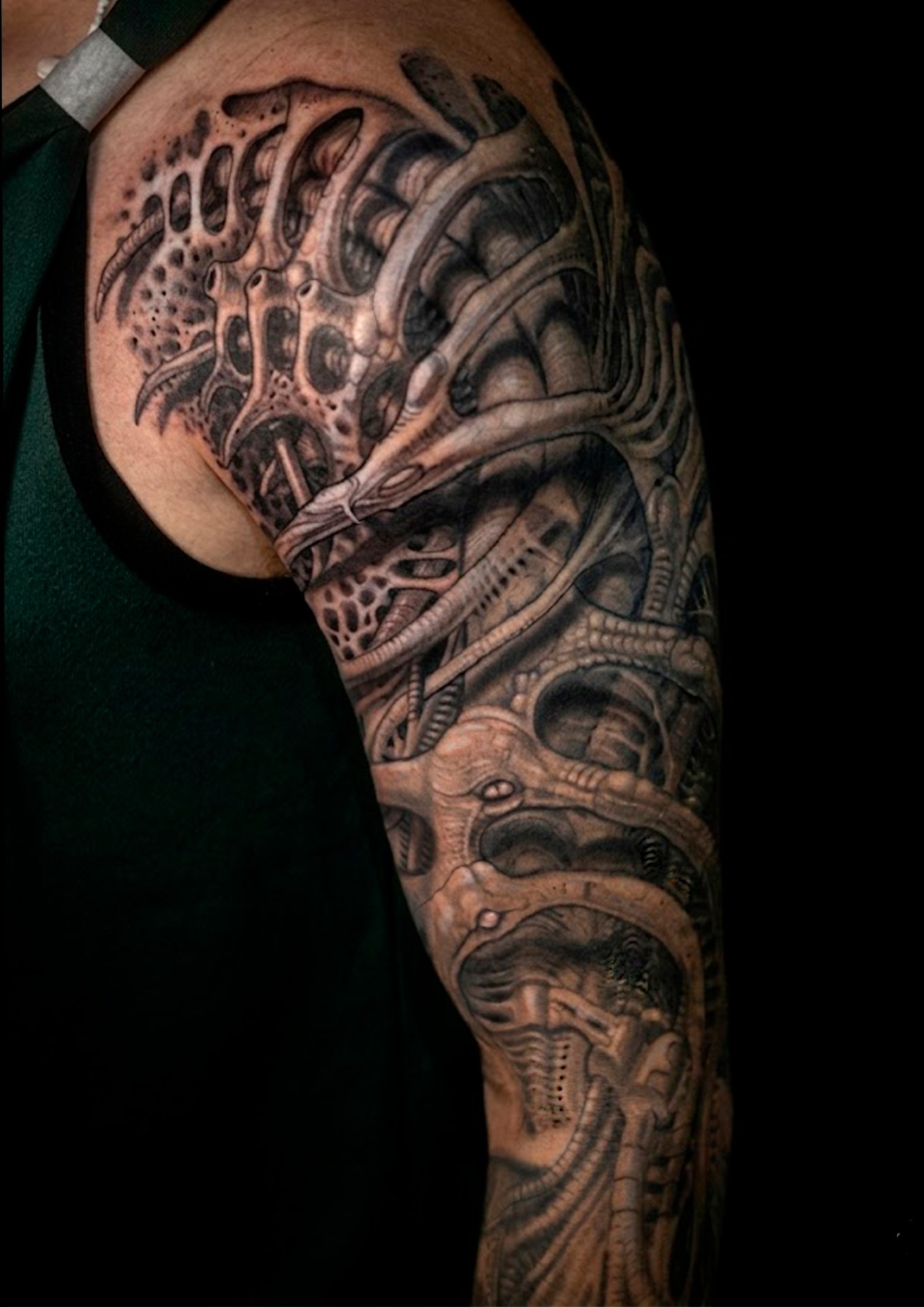 Manga Inspirada em Giger — trabalho autoral de Rogério Plaça