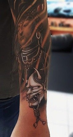 Hannya & Gueixa — trabalho autoral de Rogério Plaça